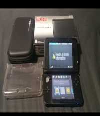 Pre-Owned Black 3DS XL USA perfect condition.